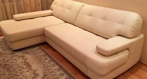 Обивка углового дивана.  Новокузнецкая